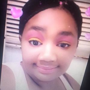 Meet your Posher, Tia